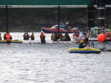 Click on image to see full-sized version IRMS removing people from under the platform