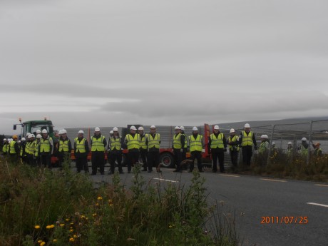 Click on image to see full-sized version IRMS blocking off the public road again at Aughoose. One law for shell, another for the rest of us.