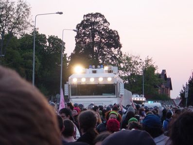2nd Water Canon moves in behind the 1st and the Gardai are ready to let rip