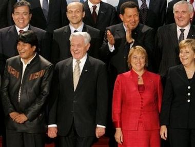 3capt.vm14405121102.austria_eu_latin_america_summit_vm144.jpg