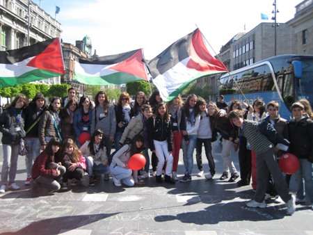 Click on image to see full-sized version Solidarity and support was expressed by many young teenagers who joined in the demonstration