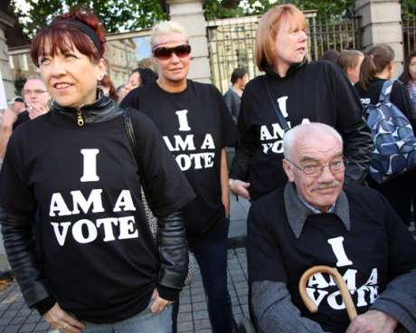 Canals communities protest at slashing of the community sector
